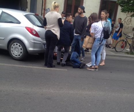 ACCIDENT TRAGIC. Polițist pe motocicletă, RĂNIT GRAV