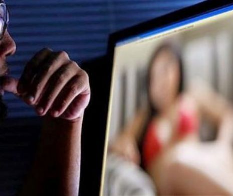 American şantajat de doi români după partide de sex virtual. Câţi bani i-au cerut escrocii