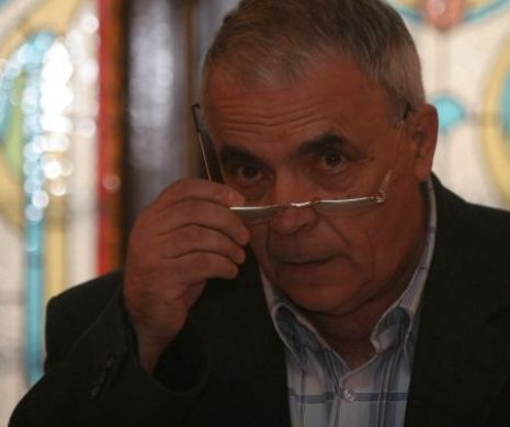 AVOCAŢII: Nicolae MANOLESCU este compatibil cu funcţia de PREŞEDINTE al Uniunii SCRIITORILOR