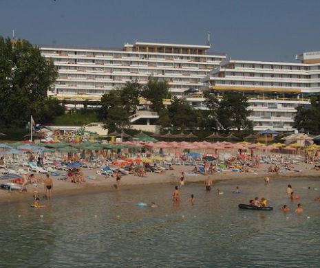 Droguri pe litoral de 1 mai: 11 tineri au fost prinşi de jandarmi în timp ce îşi pregăteau joint-uri pe plajă