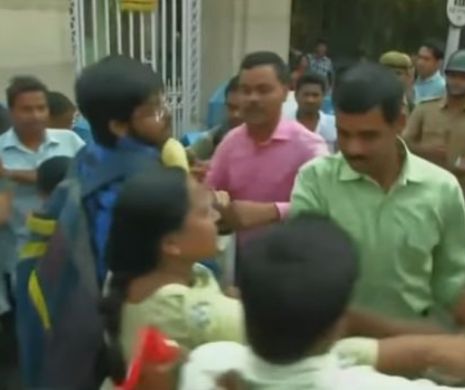 Încă o adolescentă a fost violată, stropită cu benzină şi incendiată! Proteste uriașe în India!