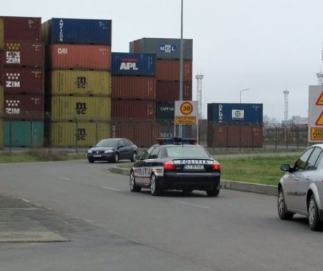 LOVITURĂ de 1 Iunie. CONTRABANDIȘTII de jucării CONTRAFĂCUTE loviți în moalele capului în Portul CONSTANȚA