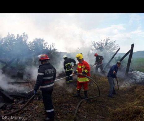 O persoană a ajuns la spital cu arsuri pe faţă, după ce a încercat să stingă un incendiu izbucnit în gospodărie