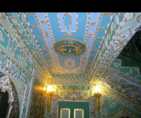 O SCARĂ de BLOC aşa cum NU aţi mai văzut VREODATĂ. A devenit obiectiv TURISTIC. Foto în articol