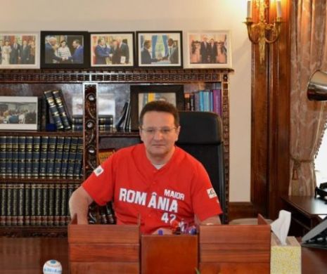 Peste 4.000 de vizitatori la Ambasada României din Washington. Maior, în centrul atenției la Zilei Porților Deschise și a sărbătoririi Centenarului