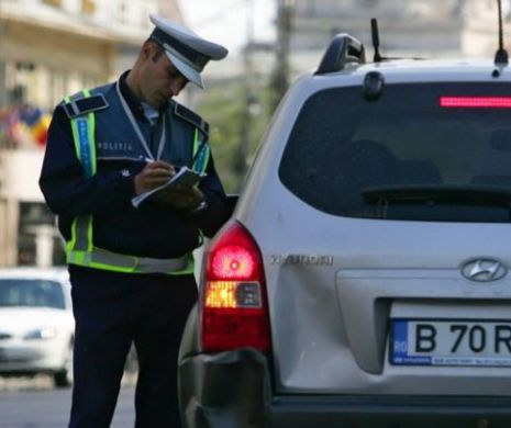 Scene ȘOCANTE în TRAFIC! Un șofer și-a IZBIT soția. Polițiștii au ACȚIONAT de URGENȚĂ