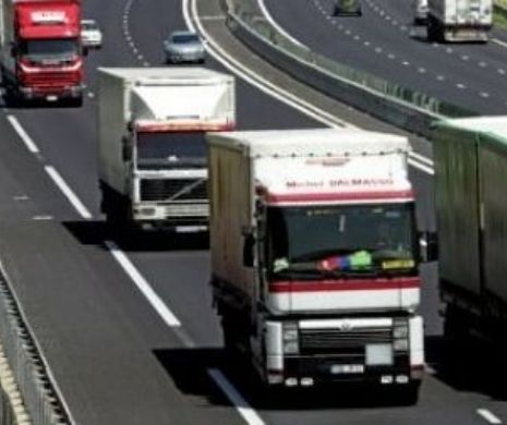 Un tirist român jignit și șicanat în trafic de un italian a vrut să-și facă singur dreptate cu cuțitul