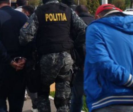 ZECI de PERCHEZIȚII la TÂLHARI care JEFUIAU TIR-uri