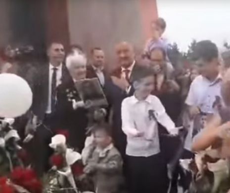 Zi cu GHINION pentru Igor Dodon! Ce i-a făcut un porumbel, în timpul unei vizite oficiale - VIDEO