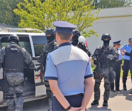 AGRESA FEMEILE pe stradă. Un bărbat din ROMÂNIA a fost prins de poliție în timp ce HĂRȚUIA o DOAMNĂ