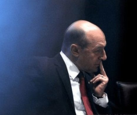 Băsescu a renunţat la PMP pentru a NU fi „parte a unui EŞEC şi pentru a se putea realiza fuziunea PMP-PNL”
