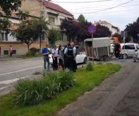 Bătaie între două clanuri de romi în Satu Mare. Au folosit cuțite și bâte