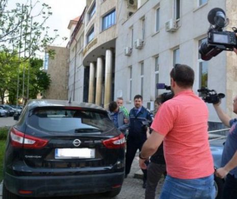 BOTOŞANI. Avocatul asasinului de la PACEA şi-a lăsat clientul în aer