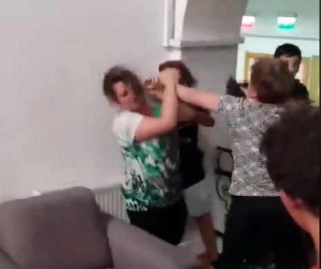 Elevă bătută la o școală specială