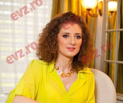 Eva ucigașa și monstrul Adam. Viața la Curte