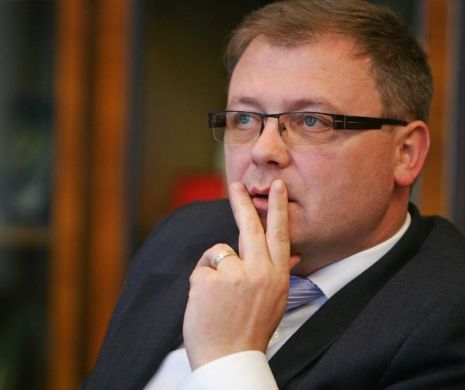 Gâlceavă la altitudine. Chestorul Liviu Popa, ex-șef al Poliției Române, s-a certat în avion cu alt polițist
