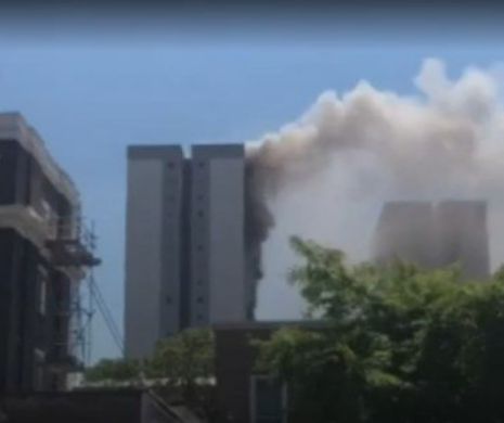 INCENDIU MASIV în Capitală! Peste 50 de pompieri INTERVIN de URGENȚĂ