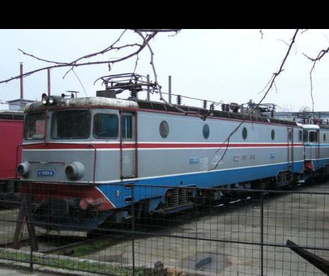 INCREDIBIL. Un bărbat A SUPRAVIEȚUIT după ce a fost lovit de tren și a ajuns de urgență la spital