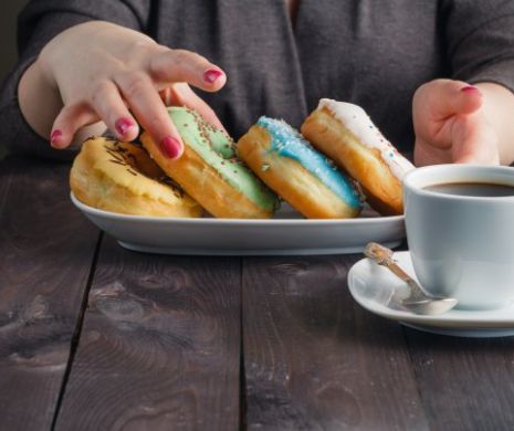 Mâncăm gogoşi preparate cu păr din China