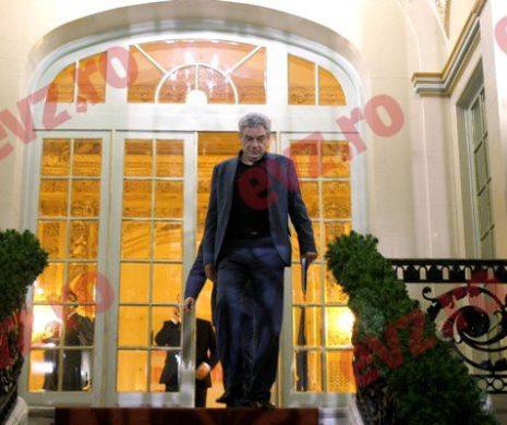 Mihai Tudose îl IRONIZEAZĂ pe Dragnea: „Ar trebui să pun tot o poză cu Dragnea în mașină” - FOTO