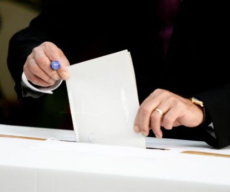 Noi indemnizații speciale, pe țeavă la Parlament
