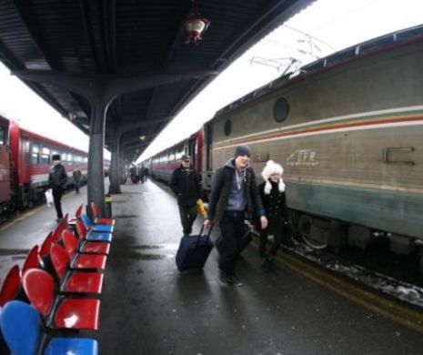 PANICĂ generală în GARA de la Cluj. O TÂNĂRĂ a vrut să își ARUNCE COPILUL de 1 an sub TREN