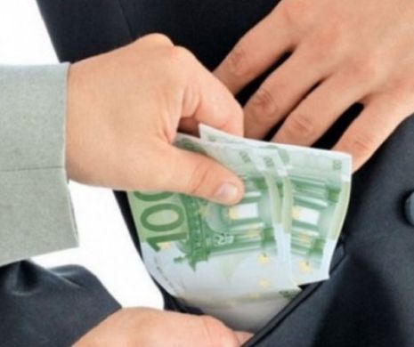 Șef APIA prins în flagrant în timp ce lua mită