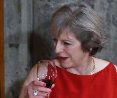 Theresa May se ÎMBATĂ cu „Brexit cu SIFON”: Irlanda de Nord ar putea RĂMÂNE în UE