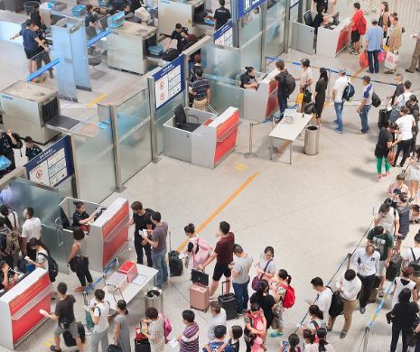 Un ACTOR, IDOL pentru ADOLESCENȚI, a LEȘINAT pe aeroportul din Oradea. Medicii au INTERVENIT de URGENȚĂ