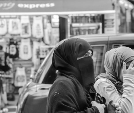 Vălul integral ISLAMIC și-a cam TRĂIT traiul în SCANDINAVIA