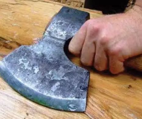 A folosit TRUPUL soțului ca ÎNGRĂȘĂMÂNT pentru grădina cu DOVLECEI de sub geamul BUCĂTĂRIEI