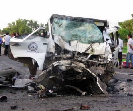 Accident HORROR! O MIREASĂ și alți 12 INVITAȚI au MURIT