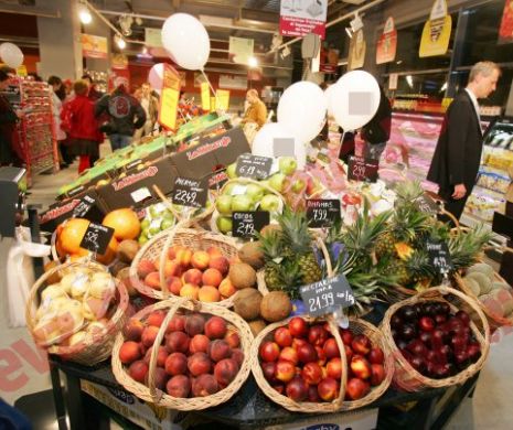 ALERTĂ! TOPUL celor mai contaminate ALIMENTE. Sunt pline de PESTICIDE