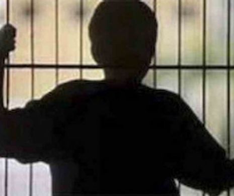 CAZ REVOLTĂTOR în Cluj! O FEMEIE este ACUZATĂ că a BATJOCORIT un MINOR. Socioloaga a CORUPT un COPIL!