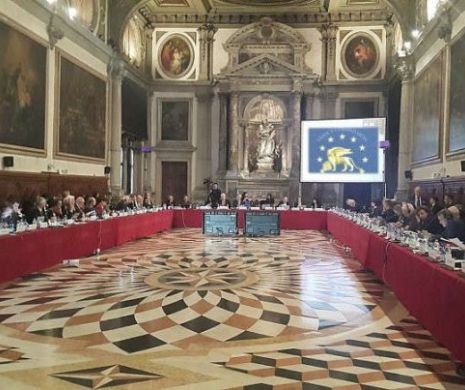 Ipoteză SCANDALOASĂ. Comisia de la Veneția este „coruptă” și „compromisă”. Apel la SERVICIILE SECRETE