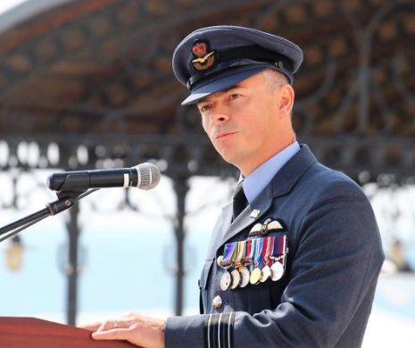 Pilotul Florin Rotaru, decedat în accidentul aviatic de la Borcea, omagiat de militarii Royal Air Force de la Mihail Kogălniceanu