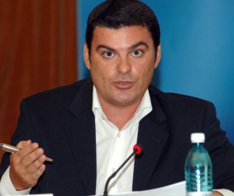Radu Tudor comentează DECIZIA lui Iohannis. „Era imposibil pentru Iohannis să câștige alegerile de anul viitor cu o ÎNCĂLCARE asumată a Constituției”