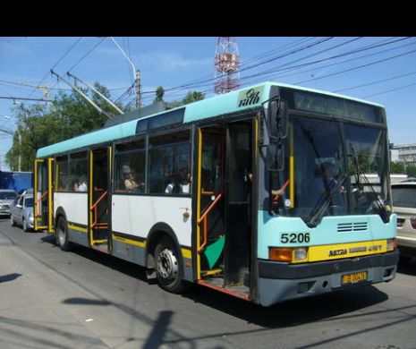 Scenă de COȘMAR în troleibuz. Dorea să ajungă până la Gara de NORD însă cursa s-a transformat într-o POVESTE de GROAZĂ