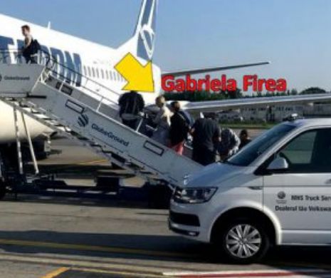 Situaţie revoltătoare pe AEROPORT! Gabriela Firea împreună cu soţul şi prietenii au fost BĂGAŢI în faţă la îmbarcare. FOTO