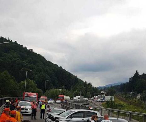 Tragic ACCIDENT la ieșire din Predeal! Șapte persoane au fost duse de urgență la spital