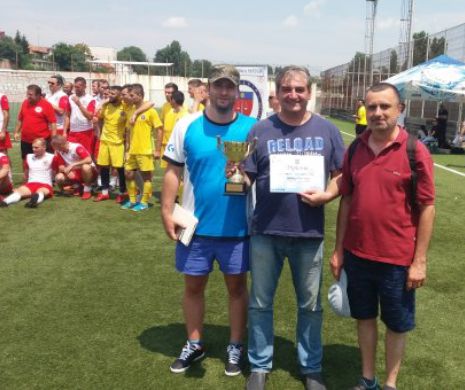 Trei poate fi egal cu şase. Echipa “Evenimentului zilei” şi revistei “Capital” premiată în categoria “Fair-play” la Cupa Presei