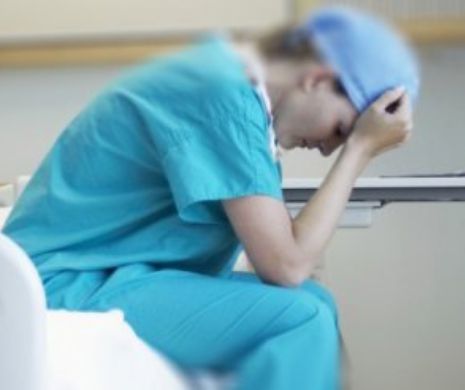Un BEBELUȘ, MALTRATAT de o asistentă medicală. Imagini SCANDALOASE. Poliția a deschis o anchetă - VIDEO