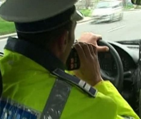 URMĂRIRE desprinsă din filmele de acțiune pe străzile din ARGEȘ. Poliția a TRAS ȘASE FOCURI pentru a opri un MINOR