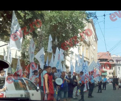 „Cei mai săraci bugetari” au ieșit în stradă