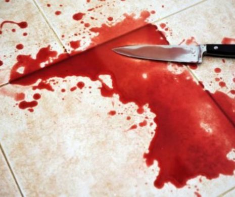 După ani în care a îndurat bătăi și violențe, o femeie și-a înjunghiat iubitul. Bărbatul a fost transportat cu elicopterul la spital