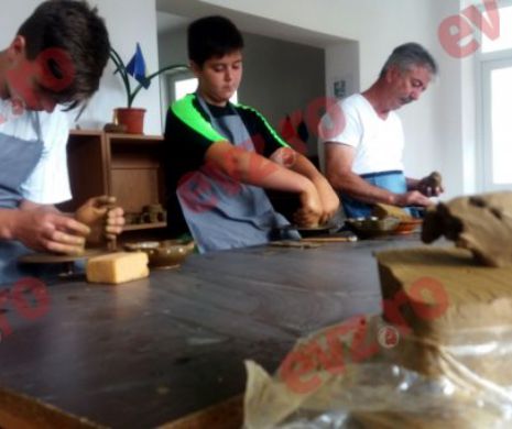 Emoţionant! Motivul pentru care un electrician a ajuns să producă vase din lut pentru Japonia