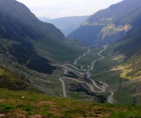 EXPLOZIE pe TRANSFĂGĂRĂȘAN. Circulația, PARALIZATĂ timp de PATRU ORE
