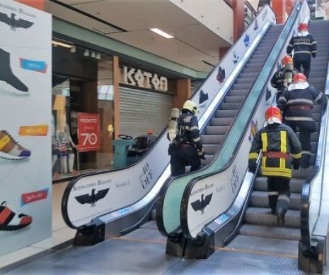 Incendiu într-un mall din Constanța. Clienți evacuați