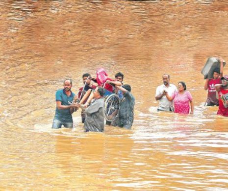 Inundații catastrofale în India: 164 de morți, sute de localități sub ape