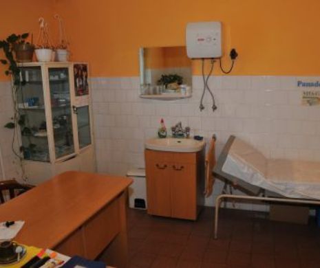 Medicul sudanez Hisham Tageldin Mohamed Osman a înfiinţat în comuna doljeană Bulzeşti un centru de permanenţă în fosta gospodărie agricolă. Datorită sponsorilor aici a apărut o unitate sanitară de elită
